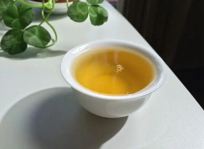 2022年一喝普洱茶肚子就熱熱的怎么回事？