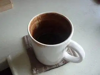 茶垢清潔有妙招，一分鐘讓茶杯光亮如新！