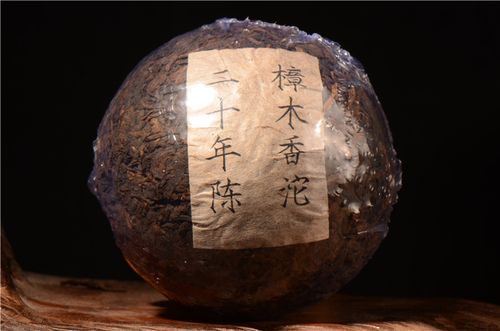 收藏普洱茶，應(yīng)選擇知名品牌還是小品牌？